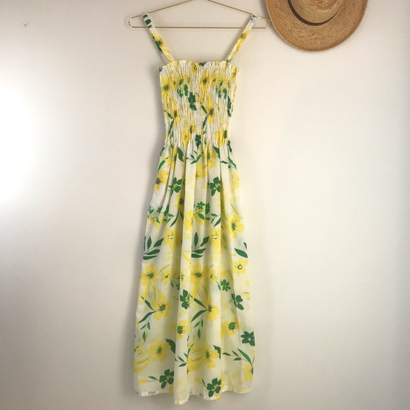 Vintage Floral Midi Sun Dress with Shirred Bodice. - Picture 10 of 14